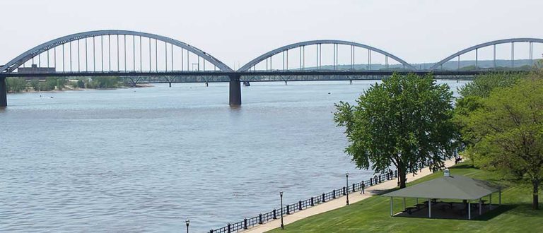 quad cities ia 1000x430 768x330